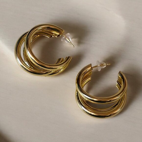 Chunky Lightweight Hoop Earrings - Picture 2 of 8